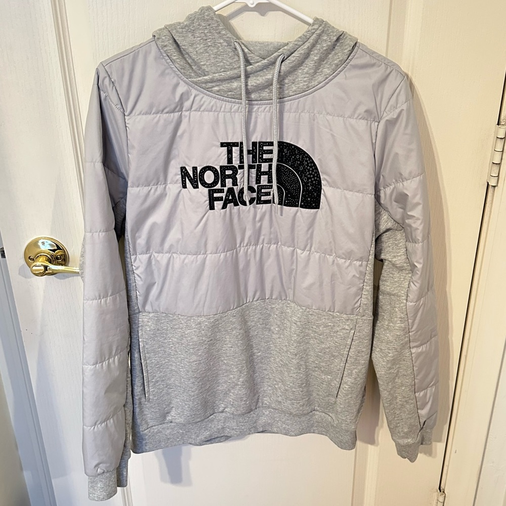 NORTH FACE WOMEN’S GREY HOODIE (MEDIUM)